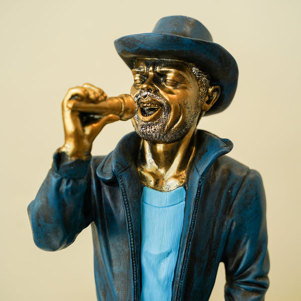 Jazz vibes singing man statue