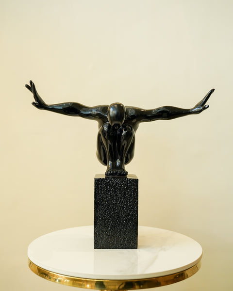 Moment of pause-abstract statue