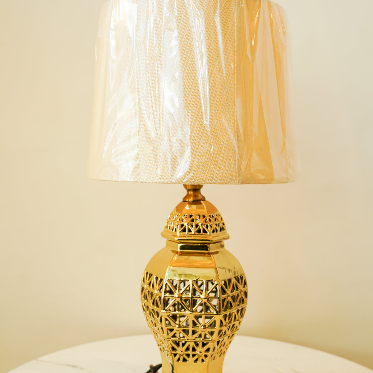 Shadow carve lamp pair
