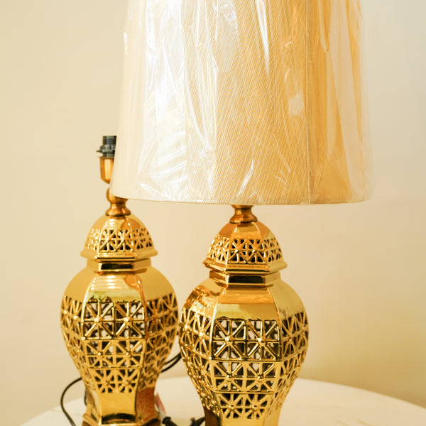 Shadow carve lamp pair