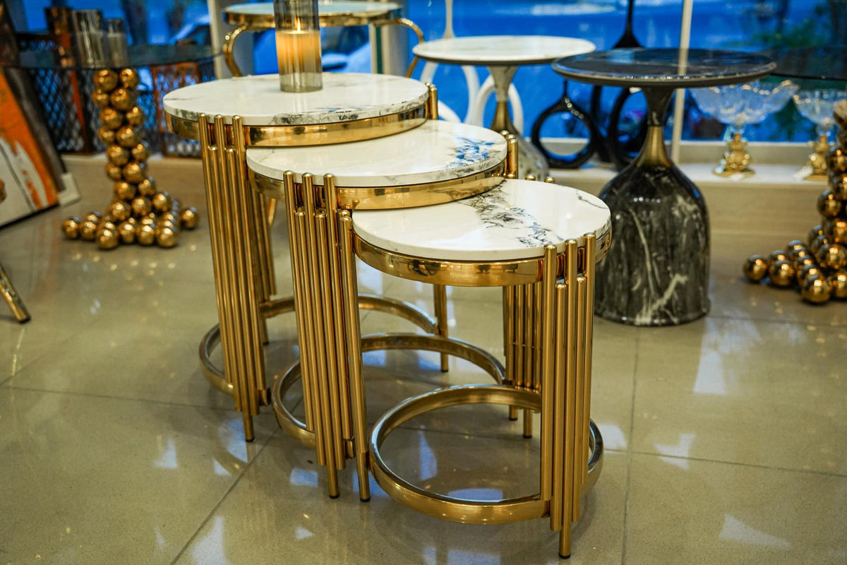 White marble Nesting table set
