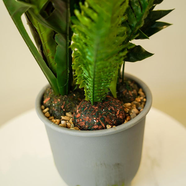 Realistic decorative planter