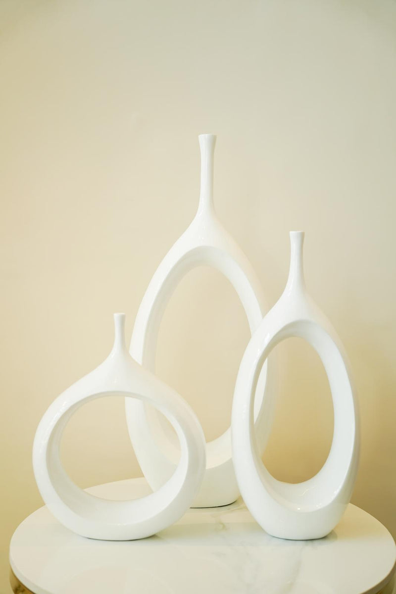 Modern donut vase