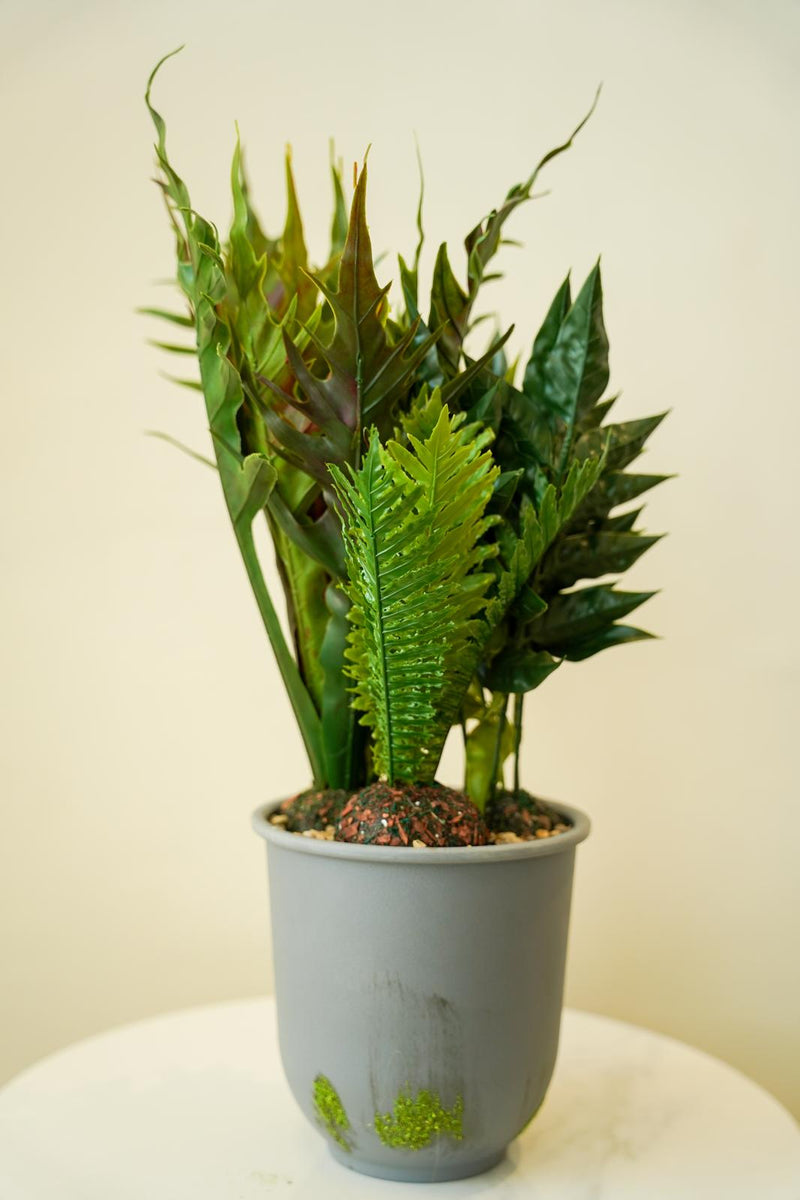 Realistic decorative planter