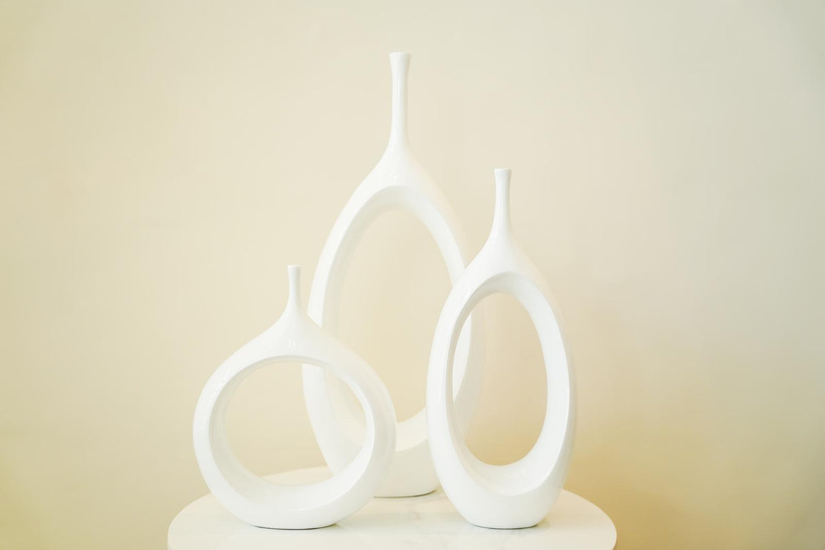 Modern donut vase