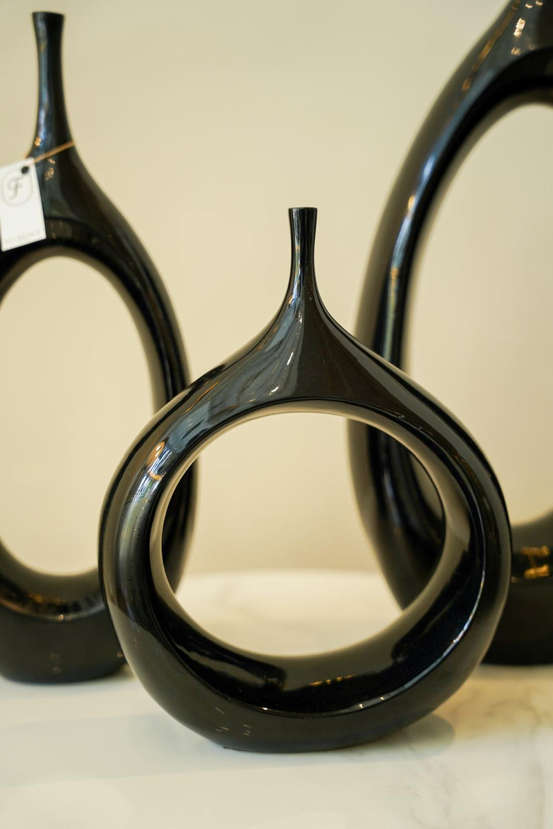 Modern donut vase
