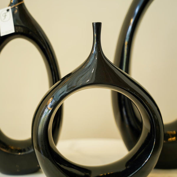 Modern donut vase
